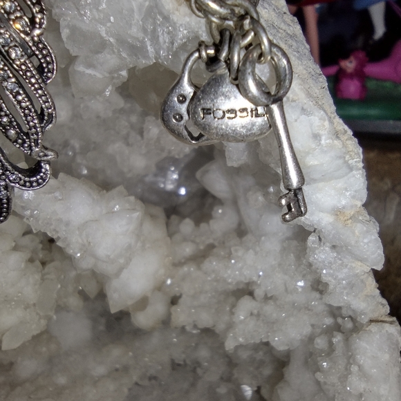 Vintage fossil feather marcasite on leather - Picture 3 of 4